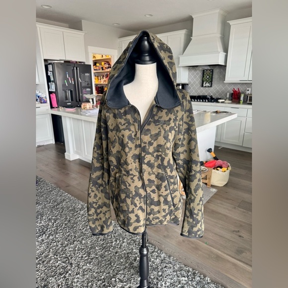 Nike Other - Nike Camo Full Zip Hoodie XL Olive Green Black
